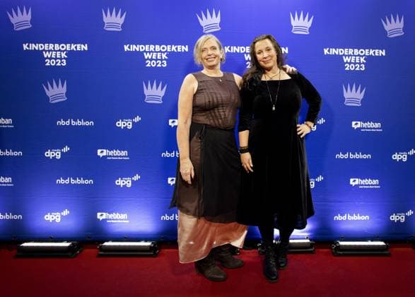AMSTERDAM - Yvonne Jagtenberg and Sanne Rooseboom on the red carpet prior to the Children s Book Ball. During the event, the Golden Pencil and the Golden Pencil were awarded, among other things. ANP RAMON VAN FLYMEN netherlands out - belgium out  Copyright: xx x479714447x originalFilename: 479714447.jpg