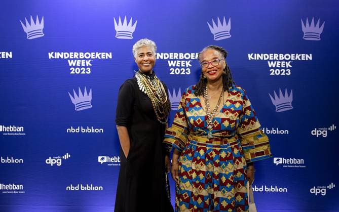 AMSTERDAM - Peggy Brandon and Ernestine Comvalius on the red carpet prior to the Children s Book Ball. During the event, the Golden Pencil and the Golden Pencil were awarded, among other things. ANP RAMON VAN FLYMEN netherlands out - belgium out  Copyright: xx x479714453x originalFilename: 479714453.jpg
