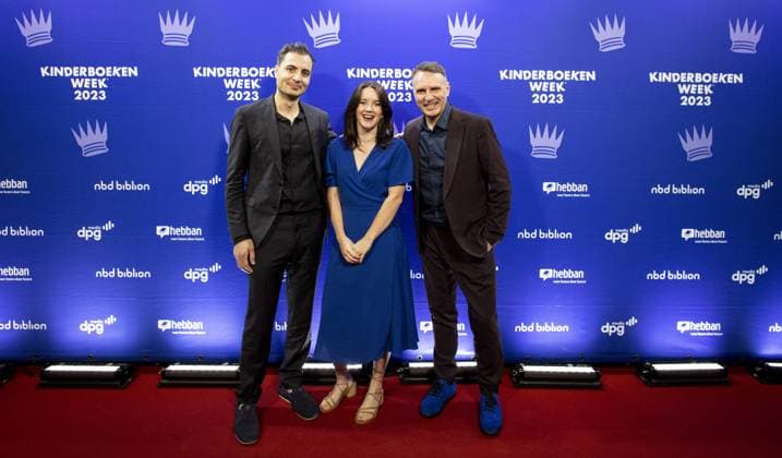 AMSTERDAM - Edward van de Vendel, Djenne Fila and Anoush Elman on the red carpet prior to the Children s Book Ball. During the event, the Golden Pencil and the Golden Pencil were awarded, among other things. ANP RAMON VAN FLYMEN netherlands out - belgium out  Copyright: xx x479714497x originalFilename: 479714497.jpg