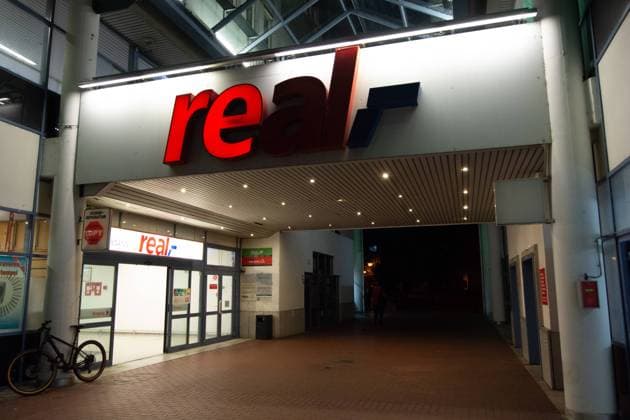 Real Supermarket Chain In Cologne general view of the supermarket chain Real in Cologne, Germany on September 20, 2023 as Real GmbH filed for bankruptcy and the fate of 62 branches faces uncertainty cologne Germany  Copyright: xYingxTangx originalFilename: tang-notitle230930_npvpw.jpg