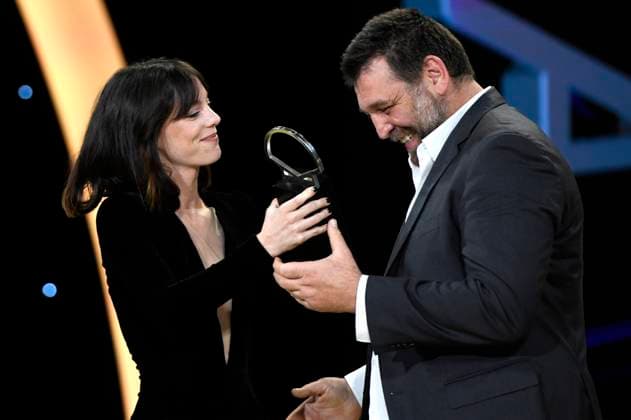 Vicky Luengo und Hovik Keuchkerian bei der Preisverleihung auf dem 71. Internationalen Filmfestival San Sebastian Festival Internacional de Cine de San Sebastian im Kursaal. San Sebastian, 30.09.2023