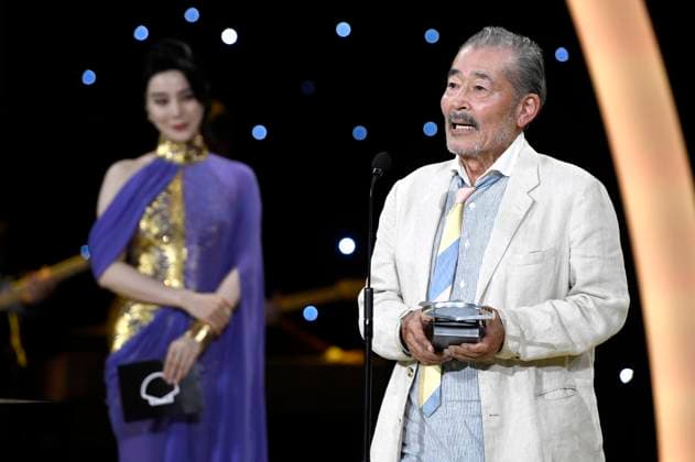 Fan Bingbing und Tatsuya Fuji bei der Preisverleihung auf dem 71. Internationalen Filmfestival San Sebastian Festival Internacional de Cine de San Sebastian im Kursaal. San Sebastian, 30.09.2023
