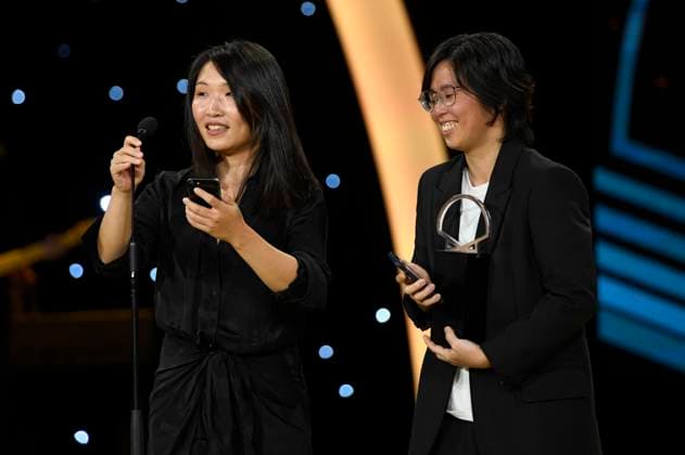 Peng Tzu-Hui und Ping-Wen Wang bei der Preisverleihung auf dem 71. Internationalen Filmfestival San Sebastian Festival Internacional de Cine de San Sebastian im Kursaal. San Sebastian, 30.09.2023