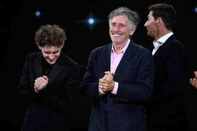 Fionn O Shea und Gabriel Byrne bei der Preisverleihung auf dem 71. Internationalen Filmfestival San Sebastian Festival Internacional de Cine de San Sebastian im Kursaal. San Sebastian, 30.09.2023