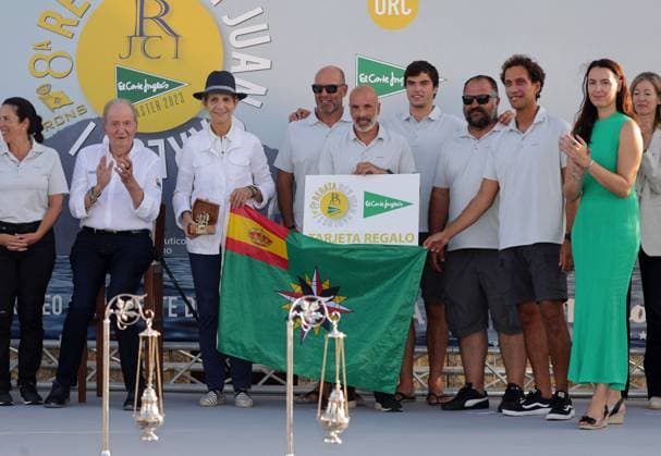 Awards ceremony of the 8th edition of the King Juan Carlos Regattas King Juan Carlos and Infanta Elena de Borbon during the awards ceremony of the 8th edition of the King Juan Carlos Regattas, on October 1, 2023, in Sanxenxo, Pontevedra, Galicia, Spain. Photo by JosÃ Ramon Hernando Europa Press ABACAPRESS.COM Sanxenxo Spain  Copyright: xEuropaxPress ABACAx 870020_010 EuropaxPress ABACAx 870020_010