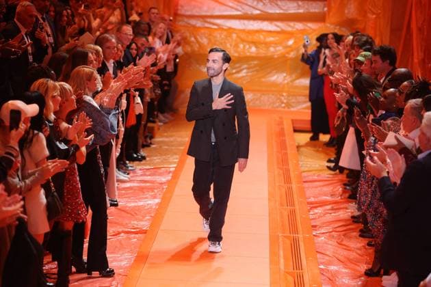 Bilder des Jahres 2023, Entertainment 10 Oktober Entertainment Themen der Woche KW40 Entertainment Bilder des Tages PFW - Louis Vuitton Runway Nicolas Ghesquiere walks the Runway during the Louis Vuitton SS 24 show during Paris Fashion Week October 02, 2023 in Paris, France. Photo by Jerome DominÃ ABACAPRESS.COM  Copyright: xDominexJerome ABACAx 870164_103 DominexJerome ABACAx 870164_103