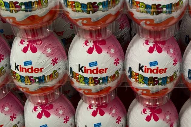 Kinder Überraschung, Überraschungsei von Ferrero *** Children surprise, surprise egg from Ferrero