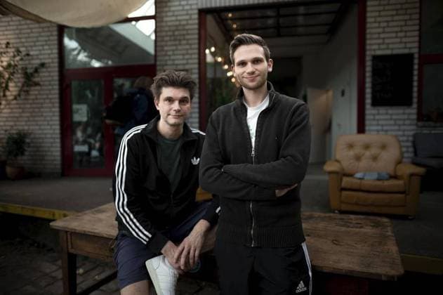Bilder des Jahres 2023, Entertainment 10 Oktober Entertainment Themen der Woche KW40 Entertainment Bilder des Tages Edel - Talk : Lutz van der Horst und Fabian Köster *** NUR FÜR REDAKTIONELLE ZWECKE *** EDITORIAL USE ONLY ***<p>Erster Edel-Talk mit Lutz van der Horst und Fabian Köster im Cafe Edel in Duisburg. Deutschland NRW Duisburg Copyright: FabianxStrauch *** Edel Talk Lutz van der Horst and Fabian Köster EDITORIAL USE ONLY p First Edel Talk with Lutz van der Horst and Fabian Köster at Cafe Edel in Duisburg Germany NRW Duisburg Copyright FabianxStrauch Copyright: FabianxStrauch doc7s7s6q0r8nk1fk88x4u7 ,EDITORIAL USE ONLY