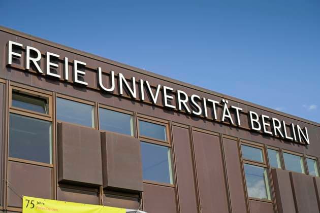 Rostlaube, Freie Universität, Habelschwerdter Allee, Dahlem, Steglitz-Zehlendorf, Berlin, Deutschland *** Rostlaube, Free University, Habelschwerdter Allee, Dahlem, Steglitz Zehlendorf, Berlin, Germany