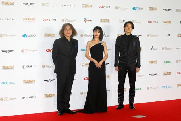 October 4, 2023, BUSAN, SOUTH KOREA: Oct 4, 2023-Busan, South Korea-From Left Director Iwai Shunji, Actress Aina The End, Actor Matsumura Hokuto pose for photowall during the 28th Busan International Film Festival Red Carpet Event at Busan Cinema Center in Busan, South Korea BUSAN SOUTH KOREA - ZUMAr168 20231004_aap_r168_018 Copyright: xRyuxSeung-Ilx