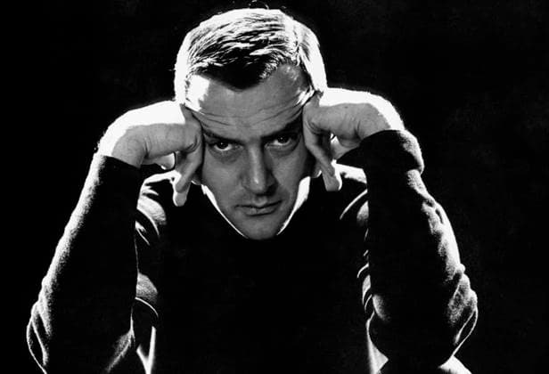 Film Lover Come Back Actor Tony Randall takes portraits to promote the film Los Angeles USA  Copyright: xLeoxFuchsx 0065 Tony Randall (Lover Come Back) HEAD IN TWO HANDS PORTRAIT