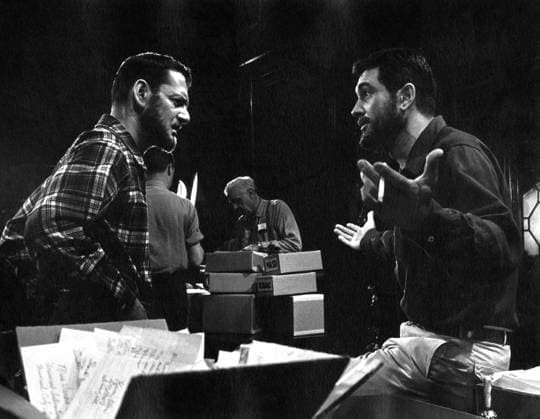 Film Lover Come Back Actors Rock Hudson and Tony Randall talking at the set of the film Los Angeles USA  Copyright: xLeoxFuchsx R0110-Hudson-LCB
