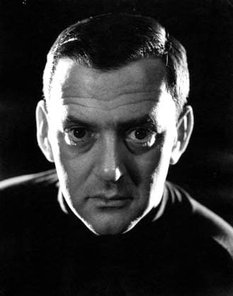 Film Lover Come Back Actor Tony Randall takes portraits for the promotion of the film Los Angeles USA  Copyright: xLeoxFuchsx R0340-Randall-LCB