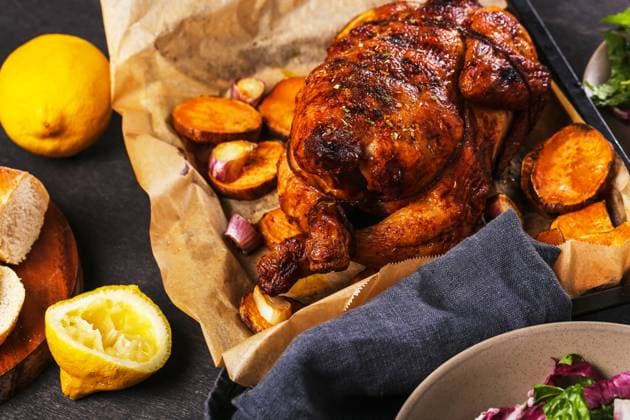 Roasted chicken Food. Delicious roasted chicken on the table ,model released, Symbolfoto Copyright: xZoonar.com YekoxPhotoxStudiox 15310134 ,model released, Symbolfoto ,property released