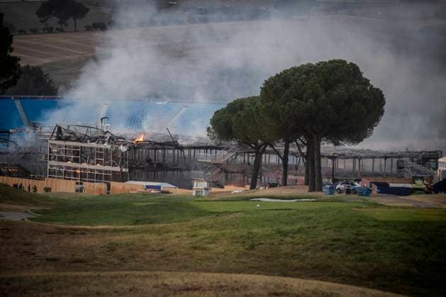 The Ryder Cup 2023 area is on fire. Guidonia, Rome, Italy 05 Oct 2023 Guidonia Montecelio, Rome, the area where the 44th edition of the Ryder Cup took place went up in flames: the premium grandstand was completely destroyed. The fire reached the playing fields of the Marco Simone Golf & Country Club. Rome, 05 October 2023, Credit:Alessandro Serrano Avalon Italy, Guidonia Montecelio  Copyright: xAlessandroxSerrano x xAvalonx 0811214875