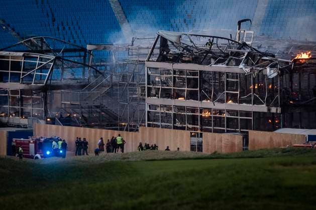 Bilder des Jahres 2023, News 10 Oktober News Themen der Woche KW40 News Bilder des Tages The Ryder Cup 2023 area is on fire. Guidonia, Rome, Italy 05 Oct 2023 Guidonia Montecelio, Rome, the area where the 44th edition of the Ryder Cup took place went up in flames: the premium grandstand was completely destroyed. The fire reached the playing fields of the Marco Simone Golf & Country Club. Rome, 05 October 2023, Credit:Alessandro Serrano Avalon Italy, Guidonia Montecelio  Copyright: xAlessandroxSerrano x xAvalonx 0811214947