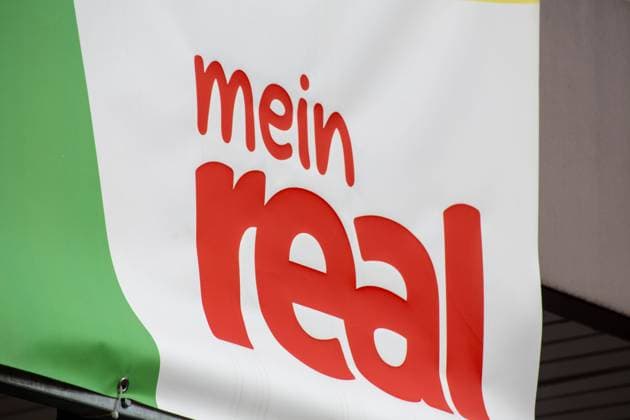 Mein-Real-Logo am Real-Markt in Ludwigshafen-Oggersheim *** My Real logo at the Real store in Ludwigshafen Oggersheim Copyright: xx