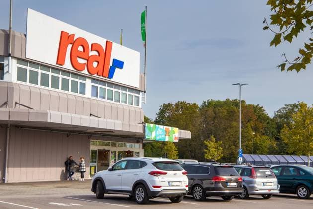Real-Markt in Ludwigshafen-Oggersheim. Die Warenhauskette hat Insolvenzantrag gestellt *** Real store in Ludwigshafen Oggersheim The department store chain has filed for insolvency Copyright: xx