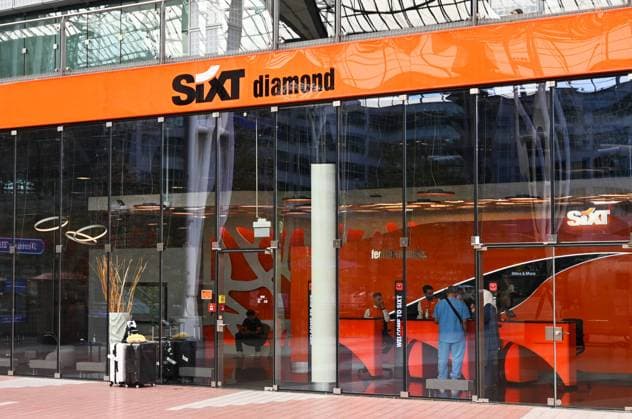 Sixt diamond - Autovermietung. Rent a car am Flughafen München. Mit der Diamond SIXT Card erhält man Zugang zu allen Diamond-Lounges und bekommt ein Upgrate zur nächsthöheren Fahrzeuggruppe bei der Anmietung