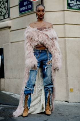 PFW SS23 DAY 6 Street style, Jourdan Dunn arriving at GmbH Spring Summer 2023 show, held at Lycee Moliere, Paris, France, on October 2nd, 2022. Photo by Marie-Paola Bertrand-Hillion ABACAPRESS.COM Paris France  Copyright: xBertrand-HillionxMarie-Paola ABACAx 828856_058 Bertrand-HillionxMarie-Paola ABACAx 828856_058