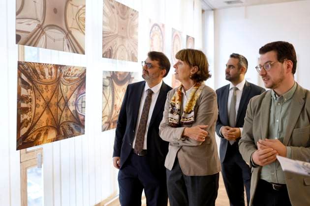 Politikerin Henriette Reker (parteilos) bei ihrem Besuch in der DITIB Zentralmoschee in Ehrenfeld am Tag der offenen Moschee . An der Kölner Zentralmoschee darf seit 2022 freitags per Lautsprecher von einem Muezzin zum Gebet gerufen werden. Köln, 03.10.2023 NRW Deutschland Copyright: xChristophxHardtx