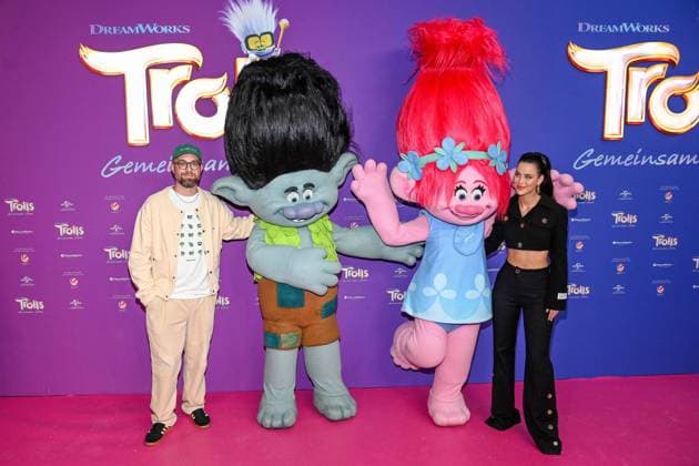 Bilder des Jahres 2023, Entertainment 10 Oktober Entertainment Themen der Woche KW40 Entertainment Bilder des Tages Premiere des Kinofilms - Tollls - Gemeinsam Stark am 08.10.2023 im Cinedom in Köln Mark Foster, links und Lena Meyer-Landrut, rechts auf dem roten Teppich bei der Premiere des Kinofilms - Trolls - Gemeinsam Stark am 08.10.2023 im Cinedom in Köln *** Premiere of the feature film Trolls Together Strong on 08 10 2023 at the Cinedom in Cologne Mark Foster, left and Lena Meyer Landrut, right on the red carpet at the premiere of the feature film Trolls Together Strong on 08 10 2023 at the Cinedom in Cologne xJFx
