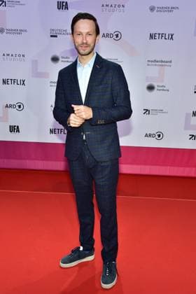 First Steps Award 2023 Franz Alexander Dinda Ankunft zum First Steps Award im Stage Theater des Westens heißt es ãBühne frei!Ò für Deutschlands talentierteste NachwuchsfilmschaffendeF in Berlin, am 08.10.2023
