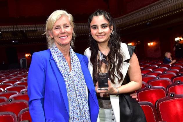 First Steps Award 2023 Marika George, Götz-George-Nachwuchspreis, Bayan Layla. Für ihre Rolle in dem Kinofilm Elaha wurde sie als beste Nachwuchsschauspielerin ausgezeichnet Ankunft zum First Steps Award im Stage Theater des Westens heißt es Bühne frei! für Deutschlands talentierteste NachwuchsfilmschaffendeF in Berlin, am 08.10.2023