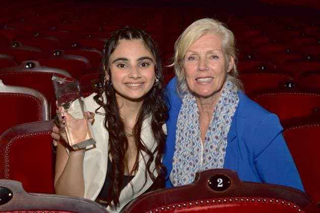 First Steps Award 2023 Marika George, Götz-George-Nachwuchspreis, Bayan Layla. Für ihre Rolle in dem Kinofilm ãElahaÒ wurde sie als beste Nachwuchsschauspielerin ausgezeichnet Ankunft zum First Steps Award im Stage Theater des Westens heißt es ãBühne frei!Ò für Deutschlands talentierteste NachwuchsfilmschaffendeF in Berlin, am 08.10.2023
