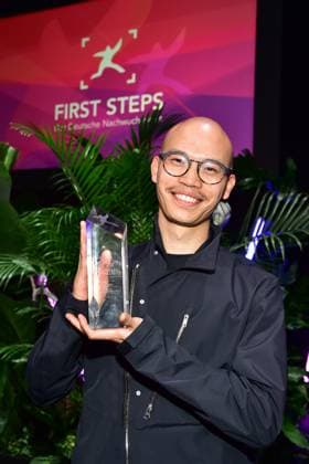 First Steps Award 2023 Dieu Hao Do, Preisgewinner für Dokumentarfilm First Steps Award im Stage Theater des Westens heißt es ãBühne frei!Ò für Deutschlands talentierteste NachwuchsfilmschaffendeF in Berlin, am 08.10.2023