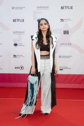 Award - First Steps 2023 Bayan Layla beim First Steps Award im Stage Theater des Westens am 09.10.2023 in Berlin. Copyright: xEventpressxKochanx