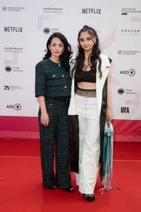 Award - First Steps 2023 Milena Aboyan und Bayan Layla beim First Steps Award im Stage Theater des Westens am 09.10.2023 in Berlin. Copyright: xEventpressxKochanx