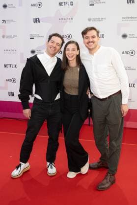 Award - First Steps 2023 Mathis van den Berg, Madeleine Hartung und Sven Angene beim First Steps Award im Stage Theater des Westens am 09.10.2023 in Berlin. Copyright: xEventpressxKochanx