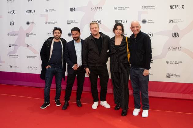 Award - First Steps 2023 HuÌˆseyin Tabak, Arne Kreutzfeld, Roxana Samadi und Ali Samadi beim First Steps Award im Stage Theater des Westens am 09.10.2023 in Berlin. Copyright: xEventpressxKochanx