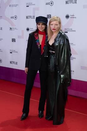 Award - First Steps 2023 Luise Befort und Luisa-Celine Gaffron beim First Steps Award im Stage Theater des Westens am 09.10.2023 in Berlin. Copyright: xEventpressxKochanx