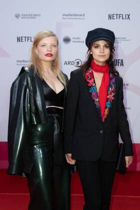Award - First Steps 2023 Luisa-Celine Gaffron und Luise Befort beim First Steps Award im Stage Theater des Westens am 09.10.2023 in Berlin. Copyright: xEventpressxKochanx
