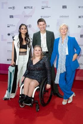 Award - First Steps 2023 Bayan Layla, Florentine Schlecht, Lorenz Hochhuth und Marika George (Marika Ullrich) beim First Steps Award im Stage Theater des Westens am 09.10.2023 in Berlin. Copyright: xEventpressxKochanx
