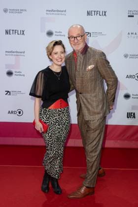 Award - First Steps 2023 Wanda Perdelwitz und Peter Lohmeyer beim First Steps Award im Stage Theater des Westens am 09.10.2023 in Berlin. Copyright: xEventpressxKochanx