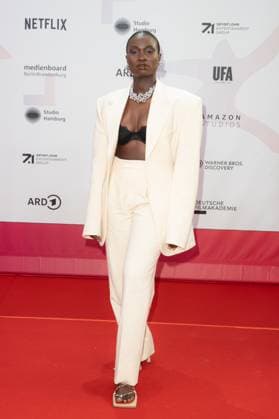 Award - First Steps 2023 Lorna Ishema beim First Steps Award im Stage Theater des Westens am 09.10.2023 in Berlin. Copyright: xEventpressxKochanx