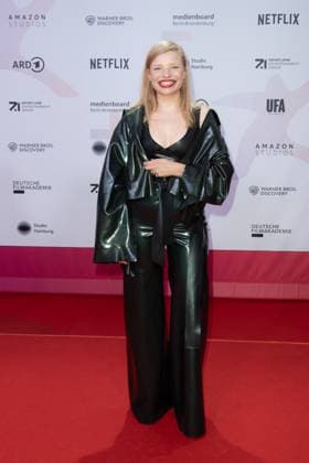 Award - First Steps 2023 Luisa-Celine Gaffron beim First Steps Award im Stage Theater des Westens am 09.10.2023 in Berlin. Copyright: xEventpressxKochanx
