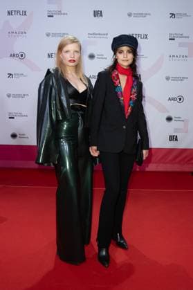 Award - First Steps 2023 Luisa-Celine Gaffron und Luise Befort beim First Steps Award im Stage Theater des Westens am 09.10.2023 in Berlin. Copyright: xEventpressxKochanx