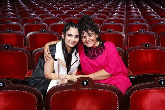 Bayan Layla und Sara Fazilat bei der Verleihung der First Steps Awards am 8.10.2023 in Berlin First Steps Awards 2023 in Berlin
