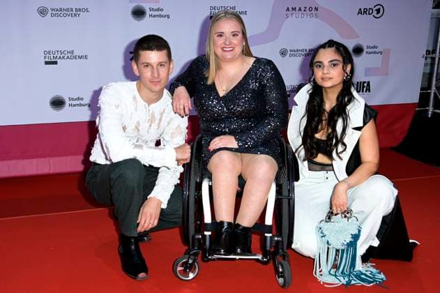 Lorenz Hochhuth, Florentine Schlecht und Bayan Layla bei der 24. Verleihung der First Steps Awards im Theater des Westens. Berlin, 08.10.2023
