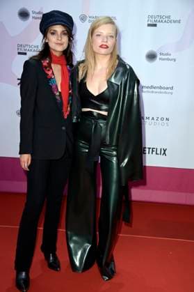 Luise Befort und Luisa-Celine Gaffron bei der 24. Verleihung der First Steps Awards im Theater des Westens. Berlin, 08.10.2023