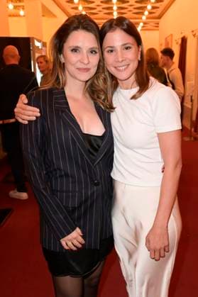 Natalia Rudziewicz und Aylin Tezel bei der Aftershow-Party nach der 24. Verleihung der First Steps Awards im Theater des Westens. Berlin, 08.10.2023