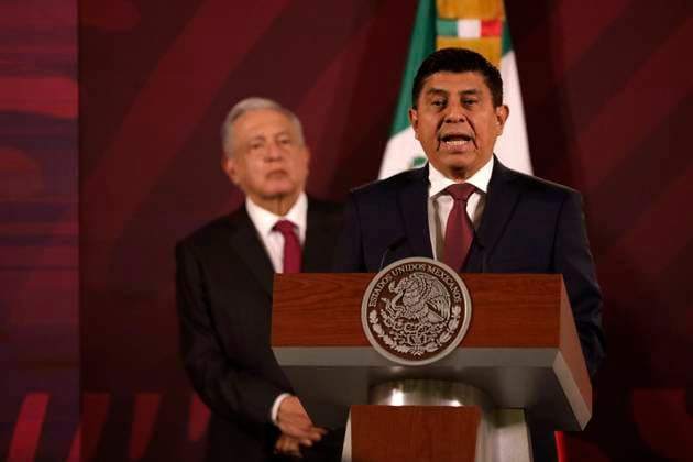 President Andres Manuel Lopez Obrador urges the UN to promote dialogue between the states of Israel and Palestine October 9, 2023, Mexico City, Mexico: The governor of the State of Oaxaca, Salvador Jara at the daily morning conference of President Andres Manuel Lopez Obrador at the National Palace in Mexico City. on October 9, 2023 in Mexico City, Mexico (Photo by Luis Barron Eyepix Group). Copyright: xLuisxBarronx xEyepixxGroupx LB_20231009_AMLO11