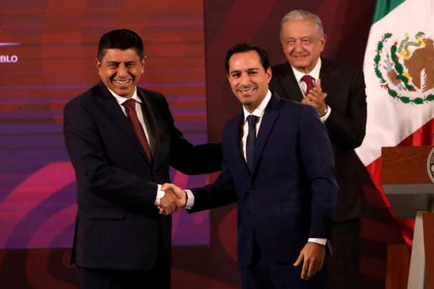 President Andres Manuel Lopez Obrador urges the UN to promote dialogue between the states of Israel and Palestine October 9, 2023, Mexico City, Mexico: The governor of the State of Oaxaca, Salvador Jara handed over the presidency of the National Conference of Governors to the president of the State of Yucatan, Mauricio Vila, during the daily morning conference of President Andres Manuel Lopez Obrador in National Palace in Mexico City. on October 9, 2023 in Mexico City, Mexico (Photo by Luis Barron Eyepix Group). Copyright: xLuisxBarronx xEyepixxGroupx LB_20231009_AMLO15