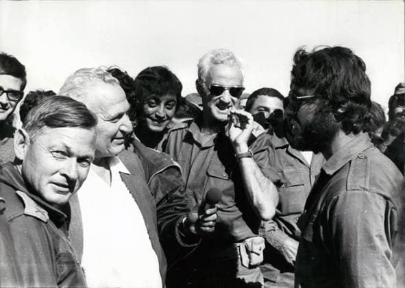 1973, Israel: L-R Israeli General AVRAHAM ADAN BRENN, Israeli PRESIDENT KATZIR, Israeli GENERAL URI BEN-ARI during the 1973 Yom Kippur War. Israel - ZUMAk09_ 19600112_baf_k09_593 Copyright: xKeystonexPressxAgencyx