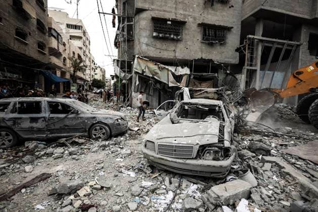 Bilder des Jahres 2023, News 10 Oktober News Themen der Woche KW41 News Bilder des Tages Aftermath Of Israeli Air Strikes In Gaza The rubble of destroyed buildings and cars after an Israeli air strikes in Gaza City, on October 9, 2023. Gaza City Palestine  Copyright: xSamehxRahmix originalFilename: 1035441981st.jpg