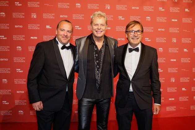 Geogr Kleesattel, Uwe Fahrenkrog-Petersen, Thomas Linsmayer (Intendant Deutsches Theater München) bei der Verleihung des Deutschen Musical theater PReises 2023 im Theater des Westens, Berlin.